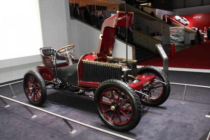 A Genfi Szalon veteránautói 7 | Vezess Száztíz éves és 24 lóerős a Renault Type K