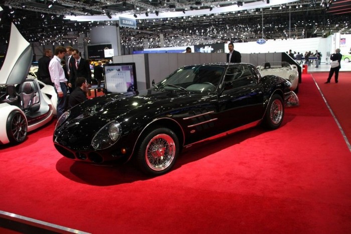 A Genfi Szalon veteránautói 20 | Vezess A Memory elöl-hátul régi, középen új