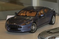 Gyönyörű Aston Martin Rapide az Autoart-tól