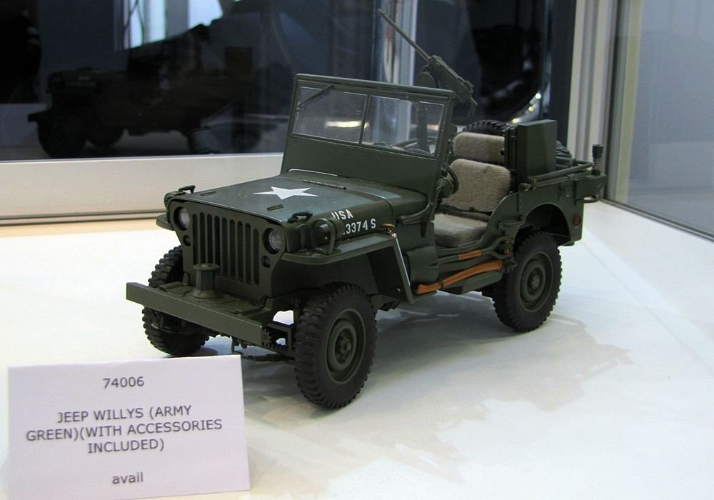 Autoart Willys Jeep teljes felszereléssel, külön érdekesség a szövetkárpit az üléseken