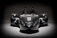 Batmobillal versenyez a Nissan 31