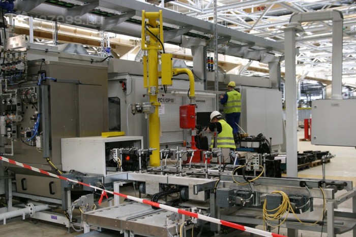 1,0-1,2-1,4-1,6 literes benzines turbómotorok készülnek majd Szentgotthárdon 115-200 lóerő közötti teljesítménnyel. Az ezres háromhengeresből szívó változat is lesz, a gyár jövő márciusban kezdi az 1,6-os dízelek gyártását, 110-130-160 lóerővel