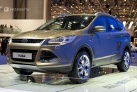 Láblendítésre nyílik a Ford Kuga ajtaja 2