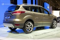 Láblendítésre nyílik a Ford Kuga ajtaja 8