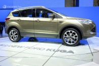 Láblendítésre nyílik a Ford Kuga ajtaja 9