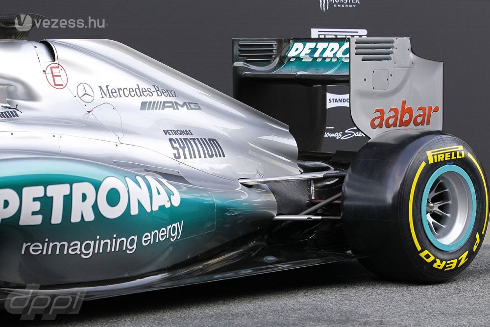 F1: A Mercedes megtarthatja a trükkös szárnyat 3