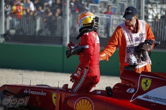 F1: Berágtak a Ferrarira a szurkolók