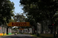 F1: Csonka mezőnnyel rajtol a futam 40