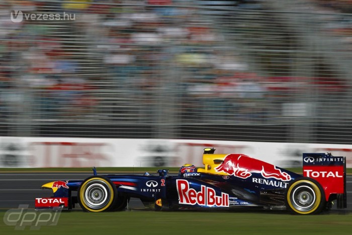 F1: Webbert fejbe kólintották a rajtnál