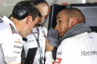 F1: A McLaren tart a Mercedestől
