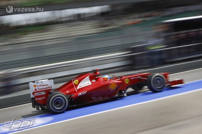 F1: Alonso leírta a Ferrarit
