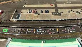 Óriás Porsche felirat 48 autóból