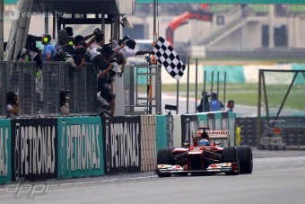 F1: Szenzációs Alonso-győzelem, Sauber a dobogón