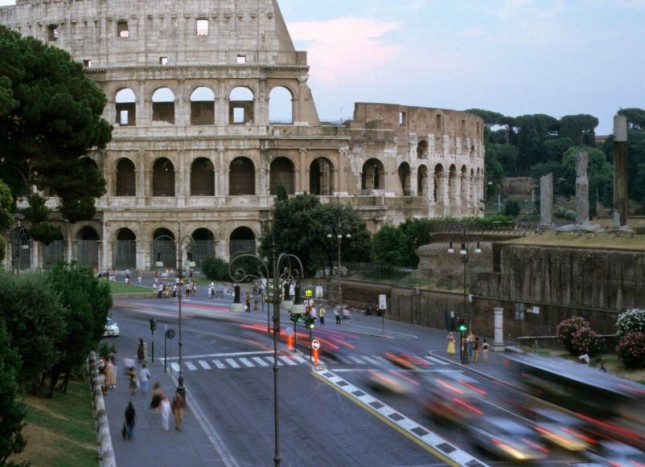 Leteszik az autót az olaszok