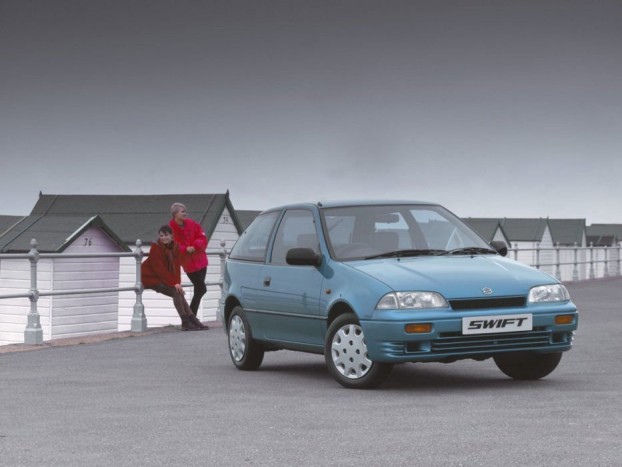 A Suzuki örök tipp az alsóházban, igaz ütközés esetén minimális biztonságot ad, de legalább a felkopott áll ellen véd