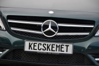 Négyajtós Mercedes-kupé készül Kecskeméten 10