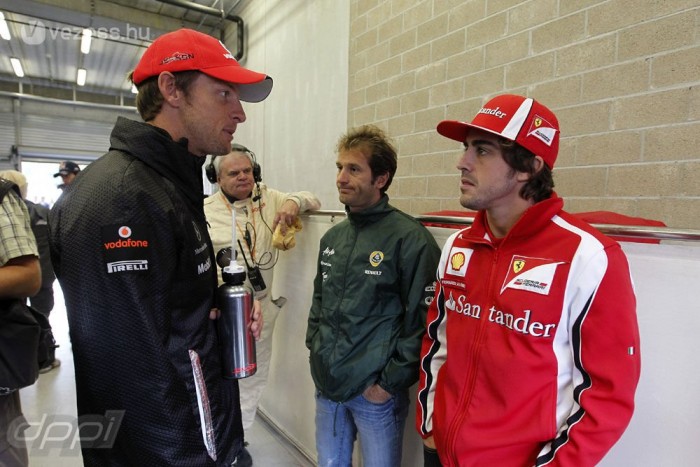 F1: Button lenne Alonso csapattársa