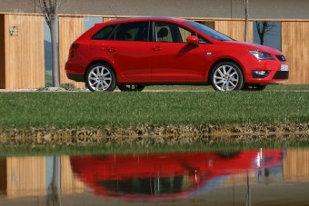 Van még új autó hárommillió alatt