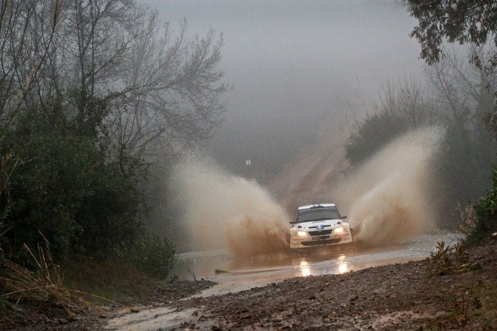 Hirvonen első citroënes győzelmére hajt 12