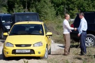 Helyi autóba ültetné Putyin a hivatalnokokat 20