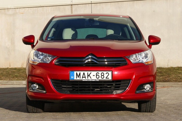 Városban 6,8, országúton 4,9 litert fogyasztott a tesztautó