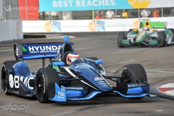 Barrichello félújonc lett