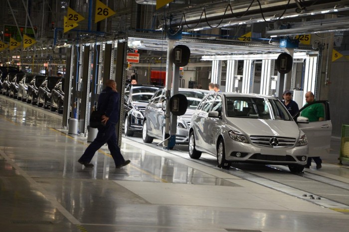 Luxusproblémák a Mercedes-gyárban Kecskeméten 12 | Vezess Utolsó fázis, a fénykapu