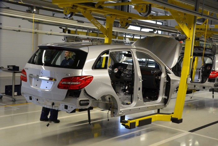 Luxusproblémák a Mercedes-gyárban Kecskeméten 8 | Vezess Benne a hátsó lámpák és a műszerfal