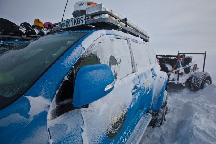 Repülőgép üzemanyaggal az Antarktiszra 6 | Vezess -50 fokban kalandos autózni