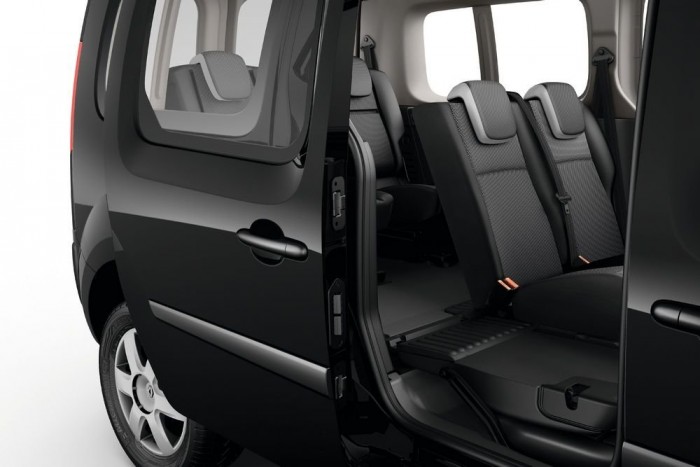 Hosszú Kangoo a Renault-tól 6 | Vezess A tolóajtók kategóriabajnok beszállási nyílást tárnak fel