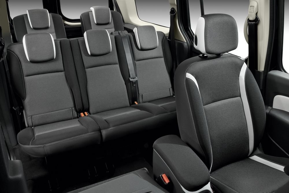 51509_401331_1000x700.jpg | Vezess | Vezess Hét teljes értékű ülés