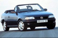 Az Opel Astra F minden létező verzióban készült, a kabrió sem maradt ki. Ha csak a napfényre vágyunk, ez az egyik legjobb tipp félmillióért