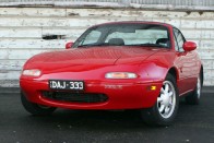 Ha a vezetés élménye is számít, és elég két ülés, csakis a Mazda MX-5 jöhet szóba!