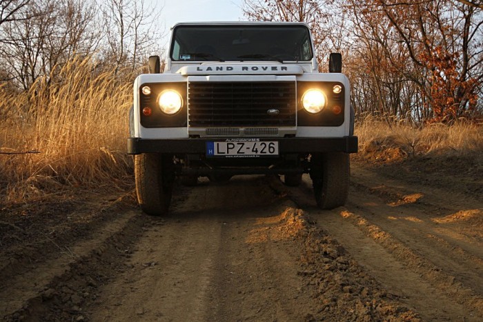 Kegyetlen vasdarab funkcionál lökhárítóként