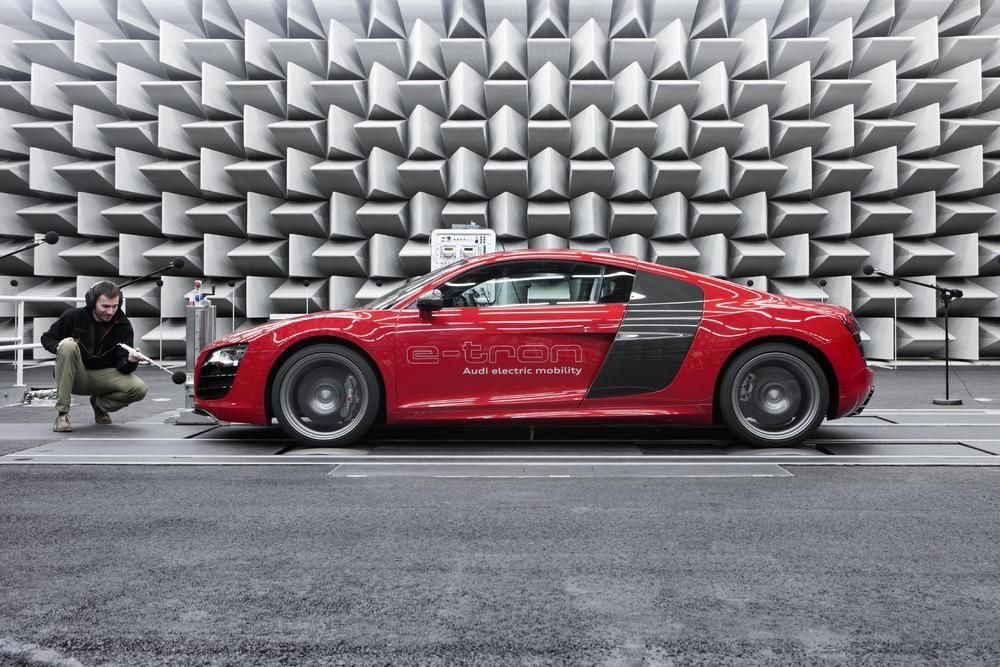 Profi stúdióban, zenészek, mérnökök közreműködésével készül az e-tron elektromos Audi hangja