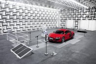 Profi stúdióban, zenészek, mérnökök közreműködésével készül az e-tron elektromos Audi hangja