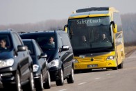 Az ütközés teljes elkerüléséhez a buszvezető közreműködése is szükséges.