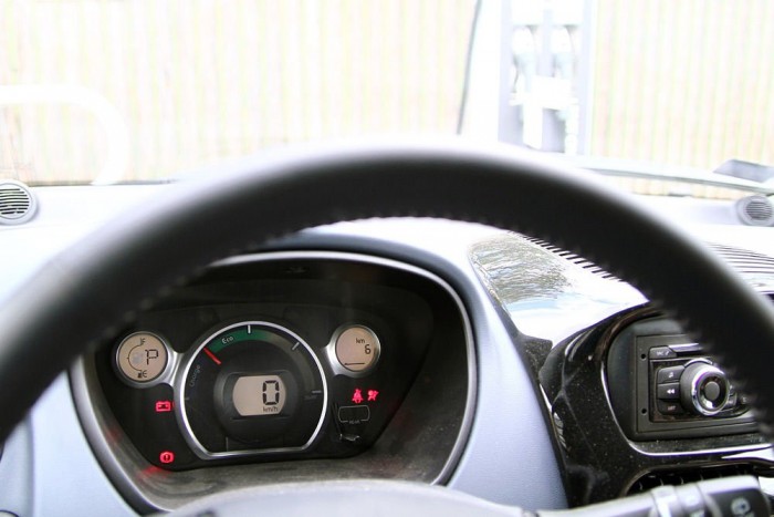 Hat kilométer hatótáv és egy nem működő gyorstöltő. Kifejezetten rossz együttállás.