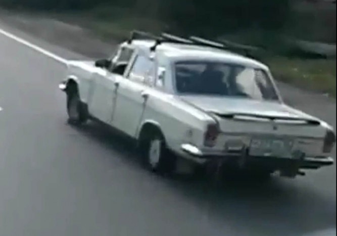 Három defekt sem állít meg egy Volgát!