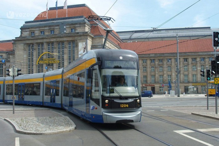 Ingyen buszozás a magas benzinár miatt