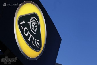 F1: A Lotusnál elszakadt a cérna