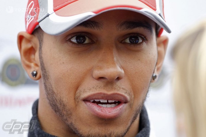 F1: Hamilton büntetéssel indul