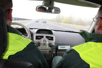 Éjjel-nappal vadásznak a külföldi rendszámra