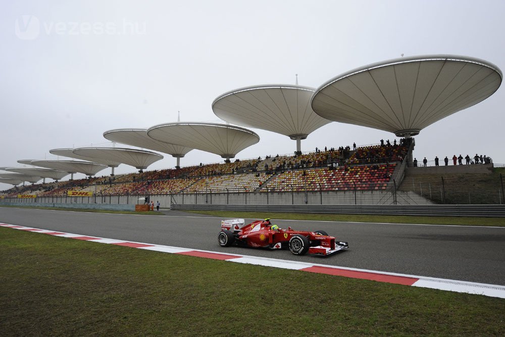 F1: Vettelnek jobban tetszik a régi Red Bull 25