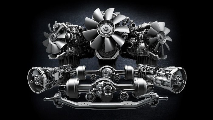 70 éves a Freightliner, a Daimler csőröse 7 | Vezess A Detroit gyártja a DD13, DD15 és DD16 jelű, EPA 2010 megfelelőségű Detroit Diesel motorokon kívül a hajtáslánc többi részét is a Freightlinernek.