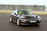 Plusz 30 lóerő és plusz 20 Nm a GTS-ben a Panamera S-hez képest