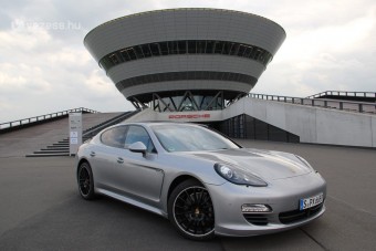 Légkalapáccsal a kávéscsésze körül