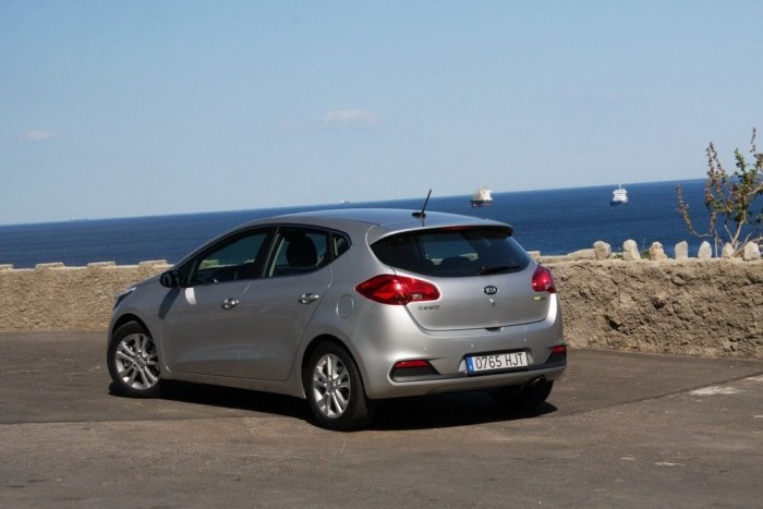 Új Cee’d: Gyere Kia hóra! 8 | Vezess Nagyon jól mutat a Cee'd hátulról - akárcsak az Astra