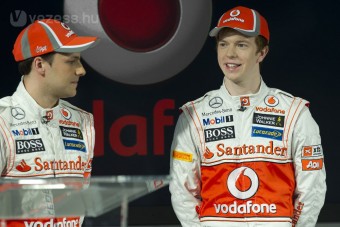 F1: Kihagyja a tesztet Button és Hamilton