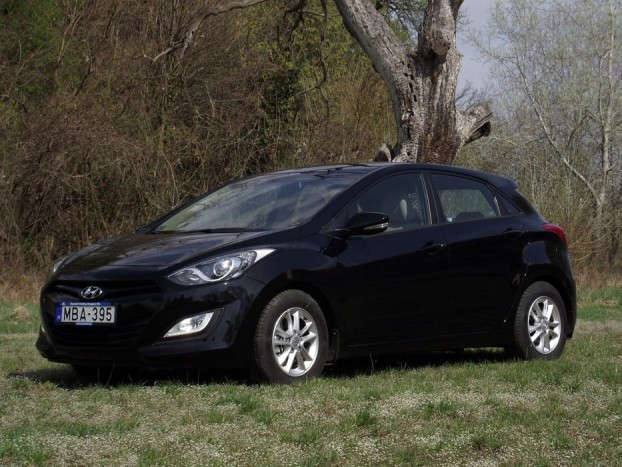 Végre nem nyomják le torkunkon a sajtóanyagban nagyszerűen mutató sportosságot és dinamizmust.